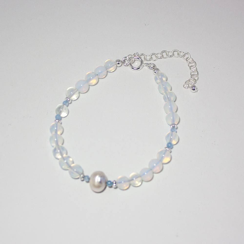 Freshwater pearl and Opalite Bracelet